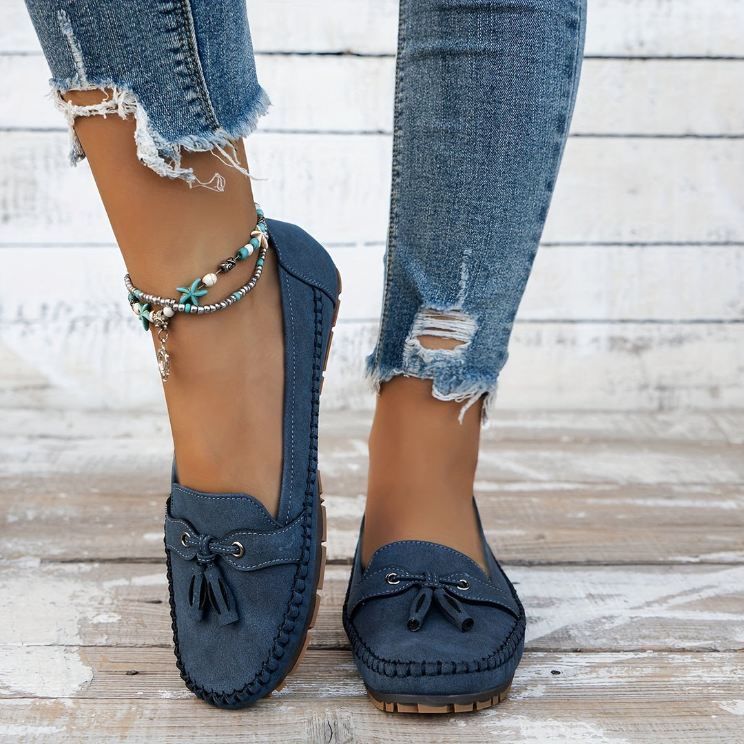 Nadine – Mocasín Clásico con Detalle de Pompón