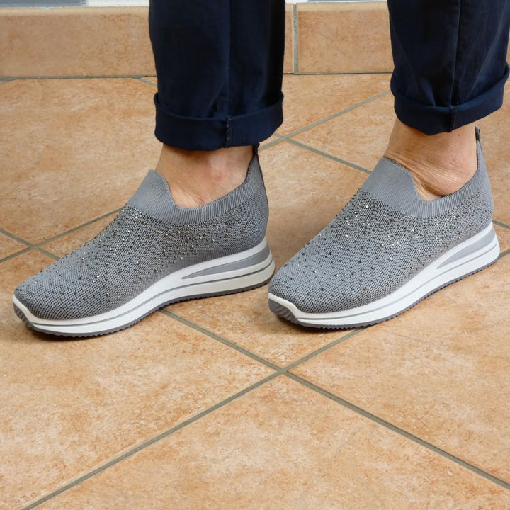 Silvia - Zapatilla Deportiva con Strass