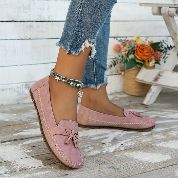 Nadine – Mocasín Clásico con Detalle de Pompón