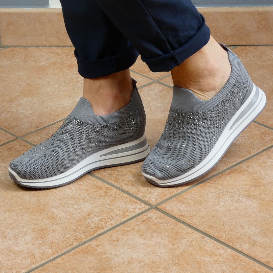 Silvia - Zapatilla Deportiva con Strass
