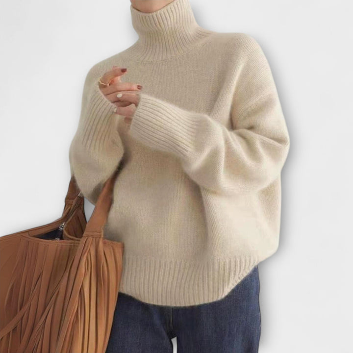 Mera - Suéter de cachemire beige con cuello alto