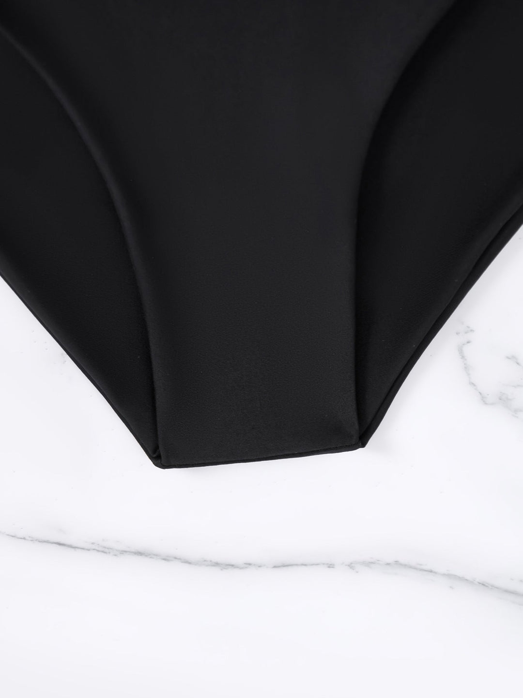 Clotilde | Conjunto de Bikini de Dos Piezas con Nudo en la Parte Delantera