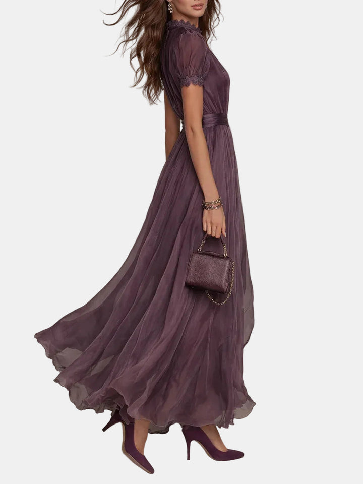 Flavia – Vestido largo morado con corte y acabado de encaje Mujer