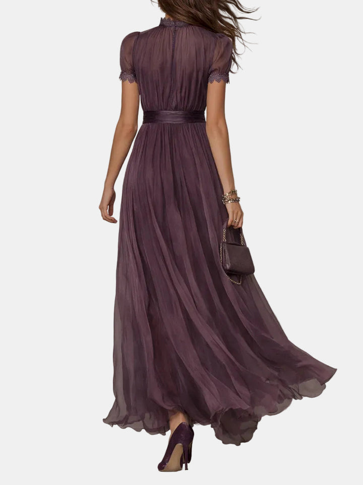 Flavia – Vestido largo morado con corte y acabado de encaje Mujer