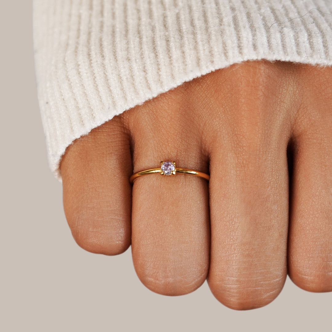 Anillos de oro con piedra de nacimiento