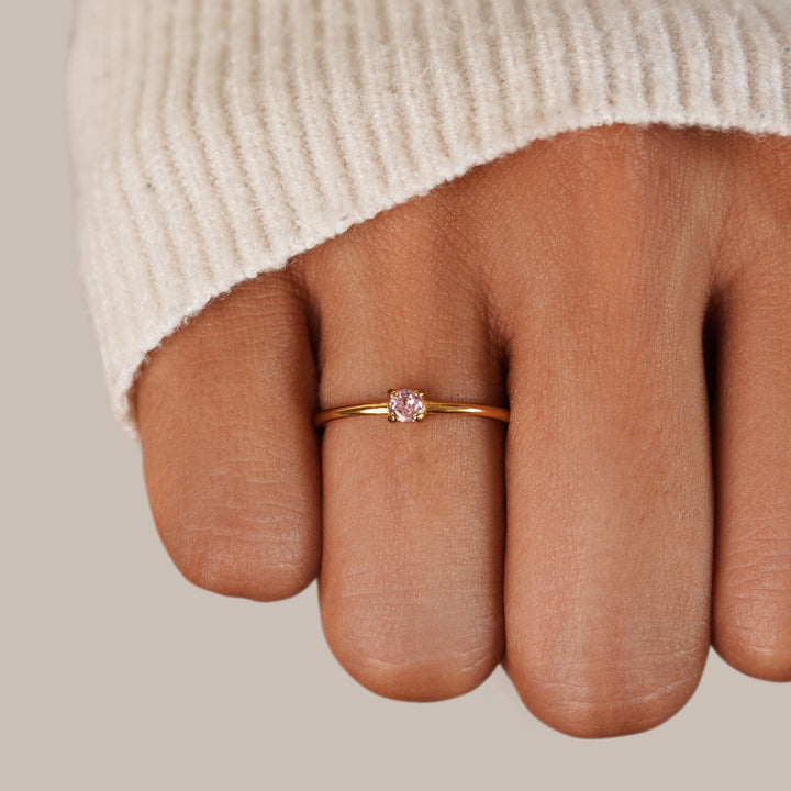 Anillos de oro con piedra de nacimiento