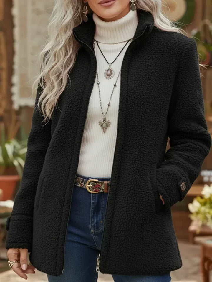 Deanna | Chaqueta Peluche de Cuello Alto Súper Suave