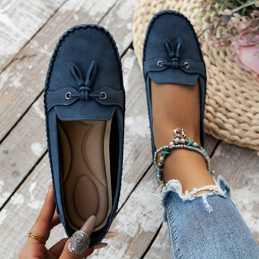 Nadine – Mocasín Clásico con Detalle de Pompón