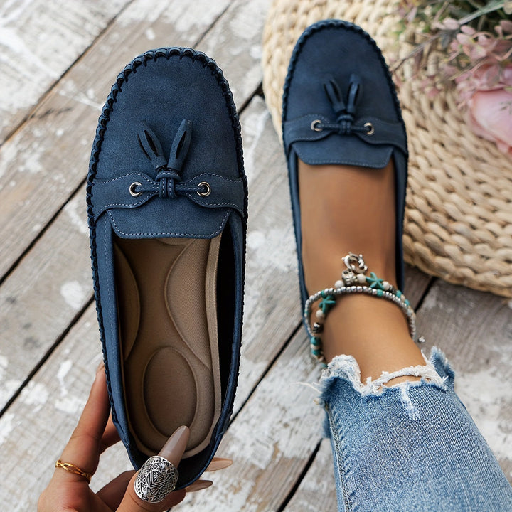 Nadine – Mocasín Clásico con Detalle de Pompón