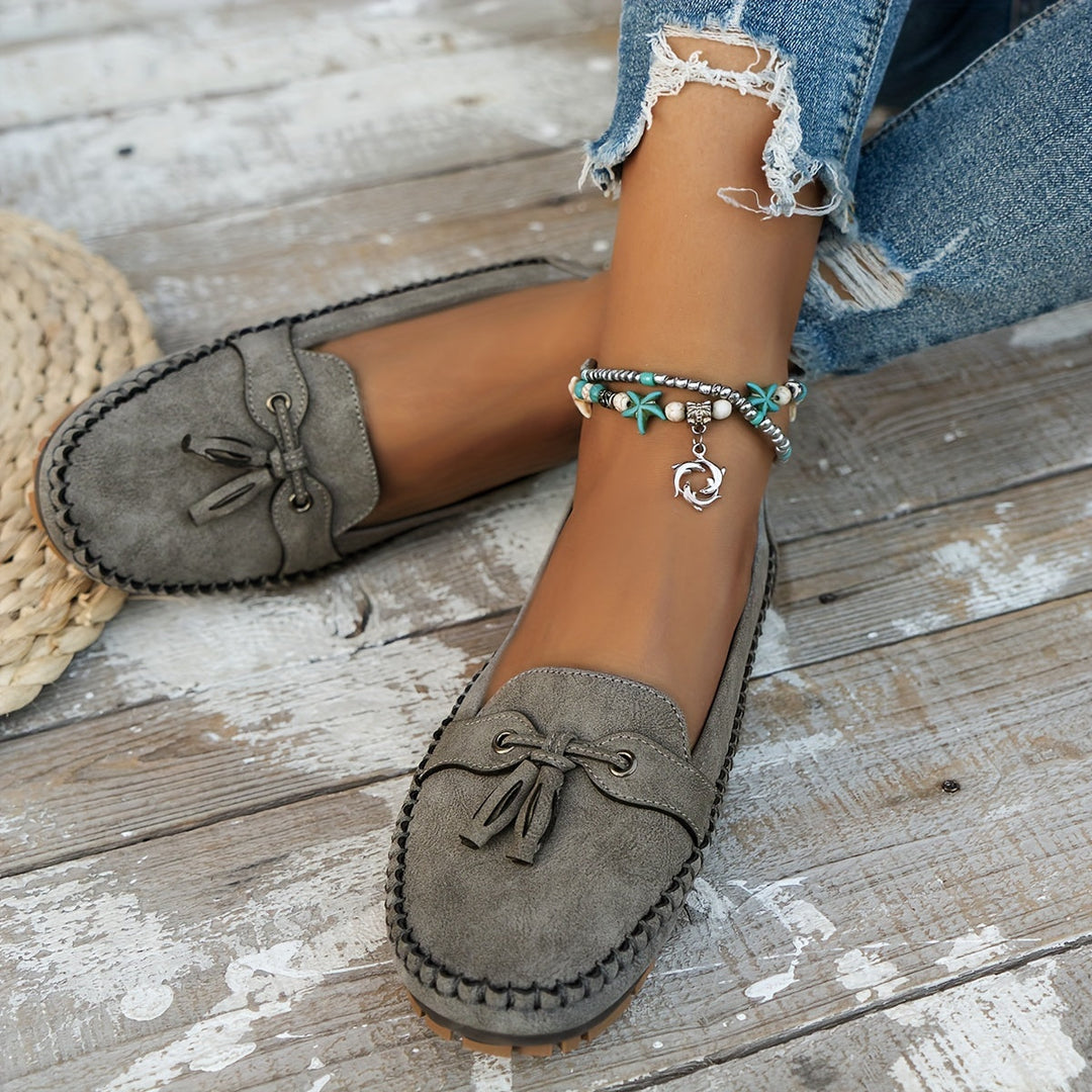 Nadine – Mocasín Clásico con Detalle de Pompón