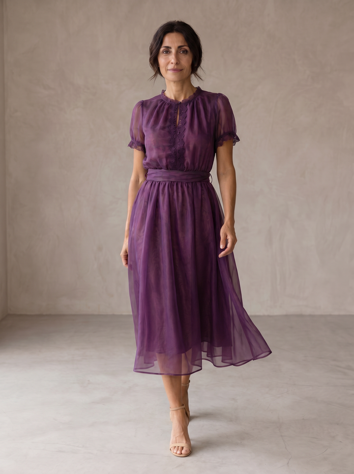 Flavia | Maxi Vestido con Escote Corazón y Bordado en Encaje de Chifón