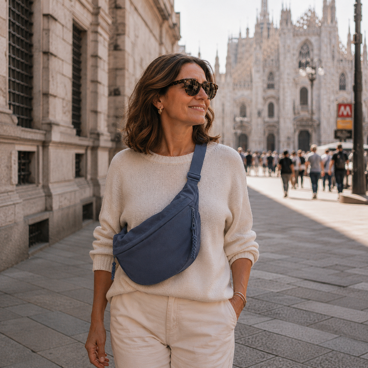 Frida | Bolso de hombro media luna azul